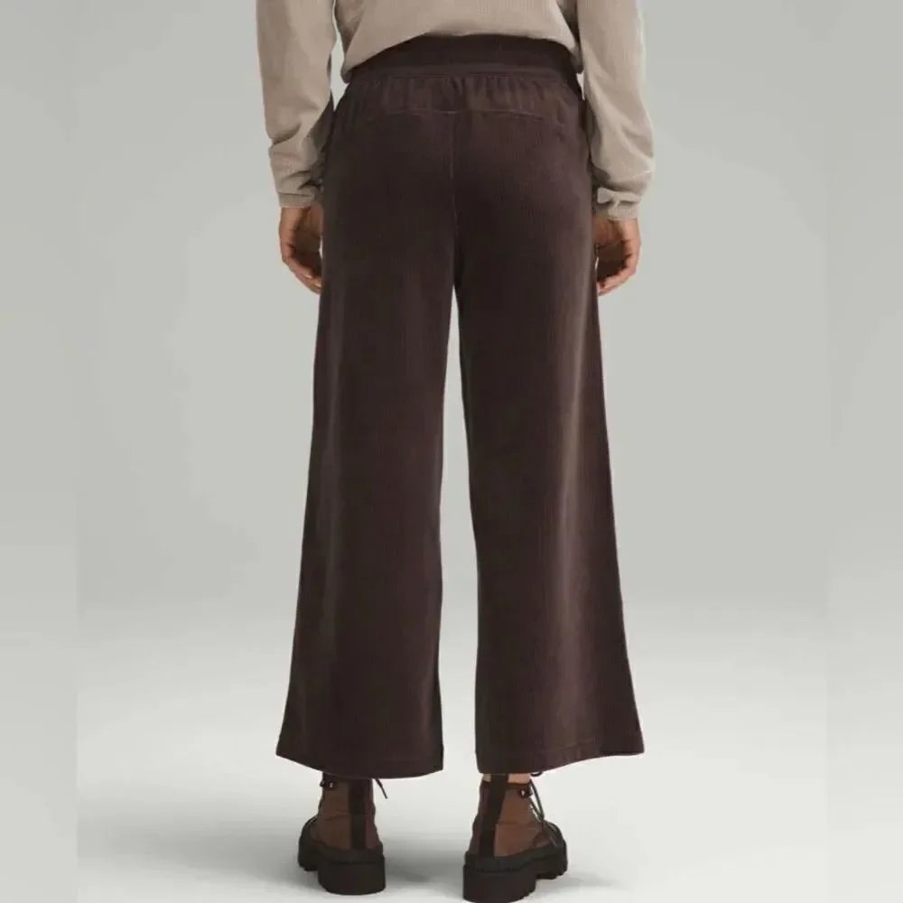 Lululemon Scuba Mid-Rise Wide-Leg Crop *Velvet Cord Espresso Size 0